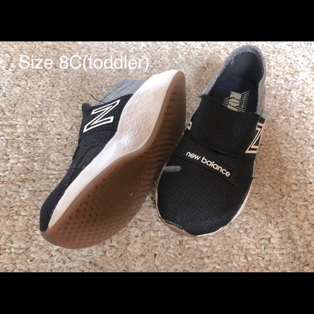 New Balance child sneakers size 8, NEW